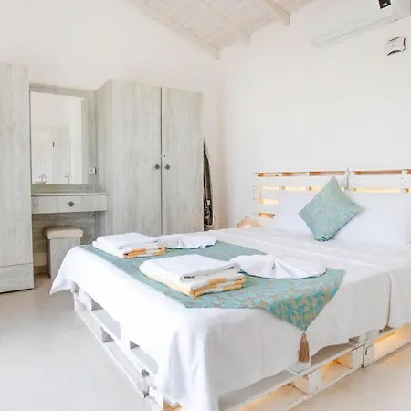 Margaz Sleeps 6 Pool Air Con Wifi Vila