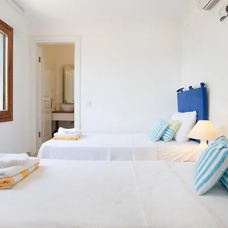Margaz Sleeps 6 Pool Air Con Wifi