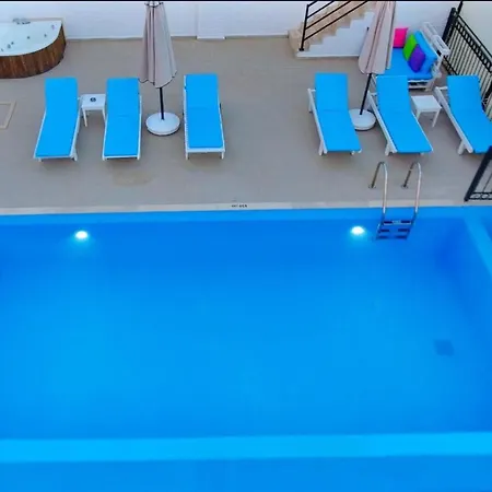Villa Margaz Sleeps 6 Pool Air Con Wifi