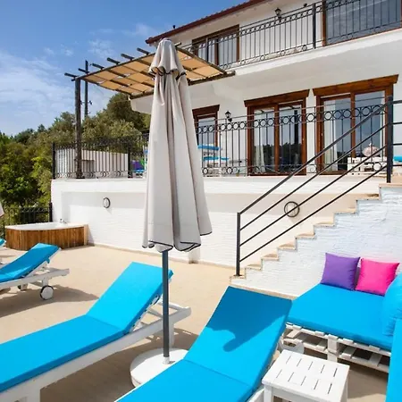 Margaz Sleeps 6 Pool Air Con Wifi *